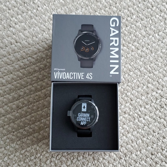 Garmin Vivoactive 4S GPS Smartwatch - Picture 1 of 1